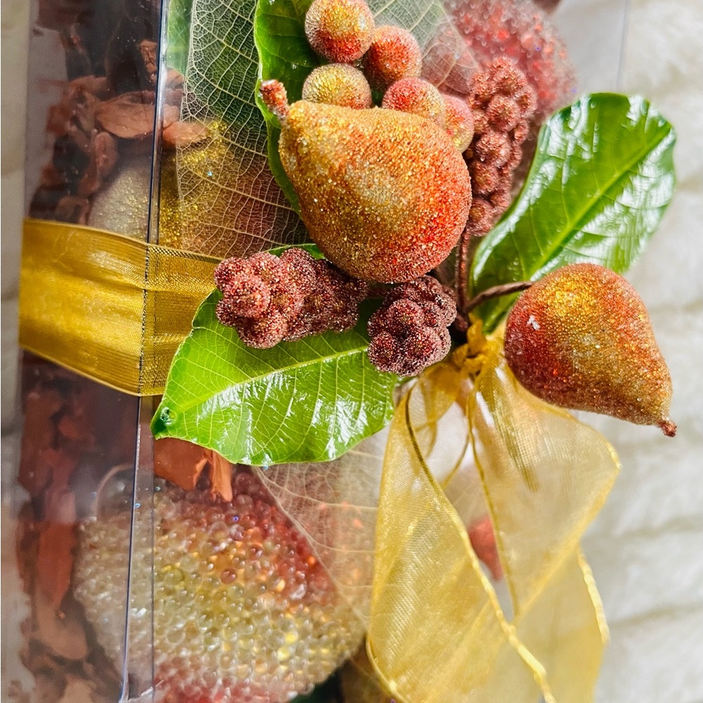 Potpourri and beaded fruit in set/2 boxes. Lightly scented. Beautiful! NWT❣️ - Picture 5 of 6